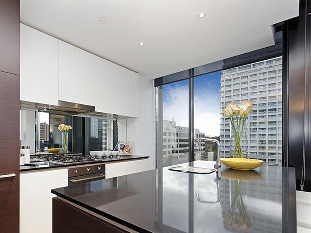 Wyndel Apartments - St Kilda Views ملبورن الغرفة الصورة