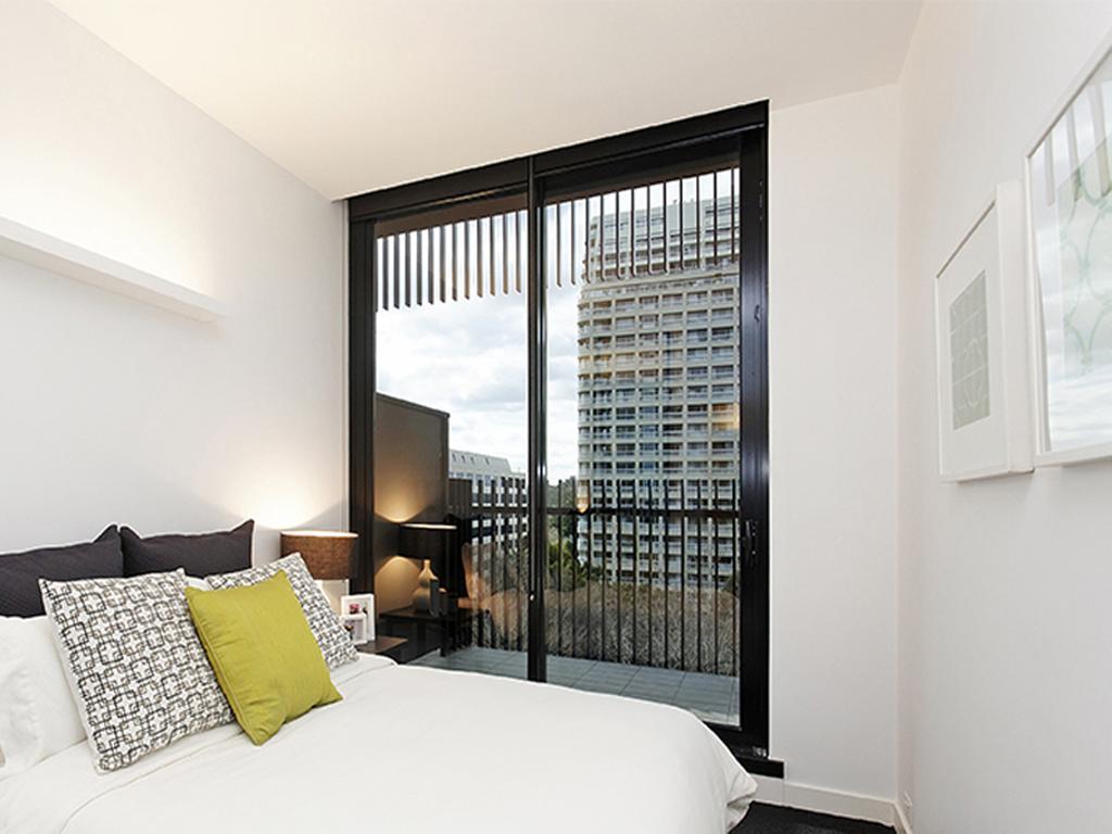Wyndel Apartments - St Kilda Views ملبورن الغرفة الصورة