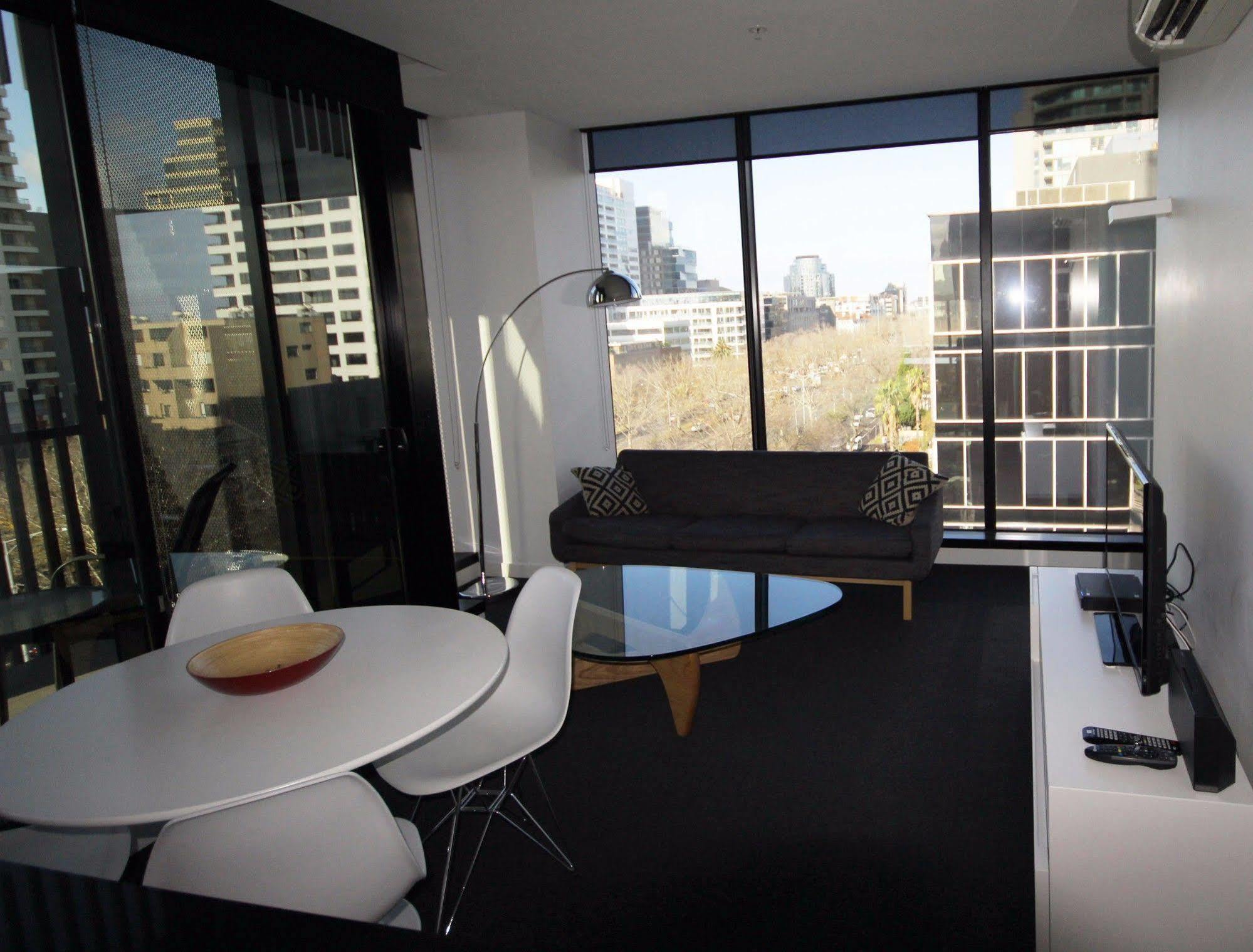 Wyndel Apartments - St Kilda Views ملبورن المظهر الخارجي الصورة