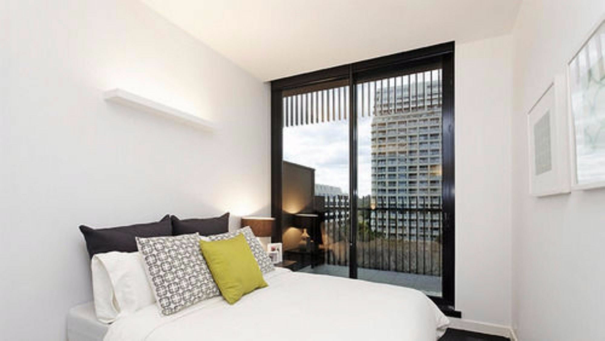 Wyndel Apartments - St Kilda Views ملبورن المظهر الخارجي الصورة