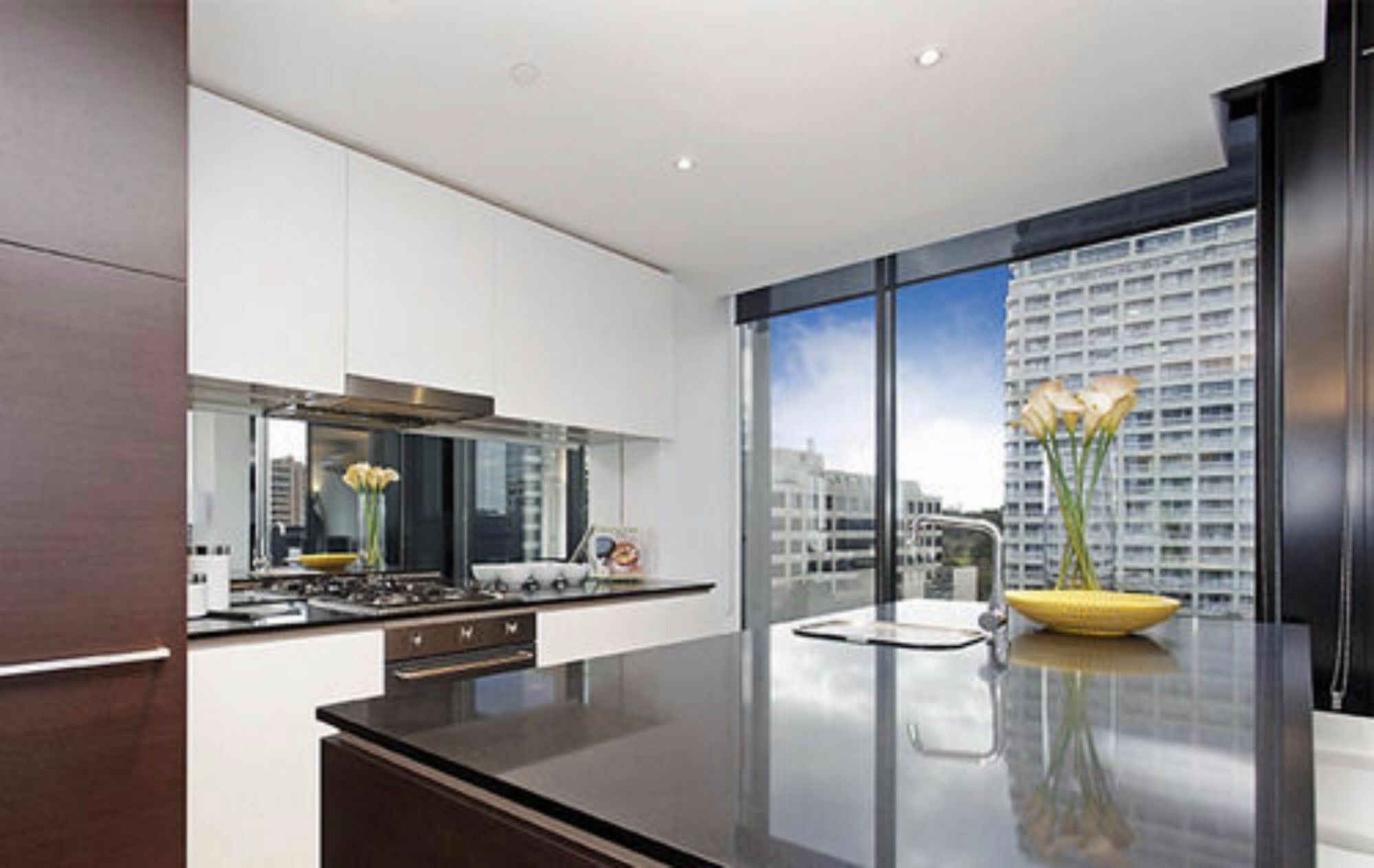 Wyndel Apartments - St Kilda Views ملبورن المظهر الخارجي الصورة